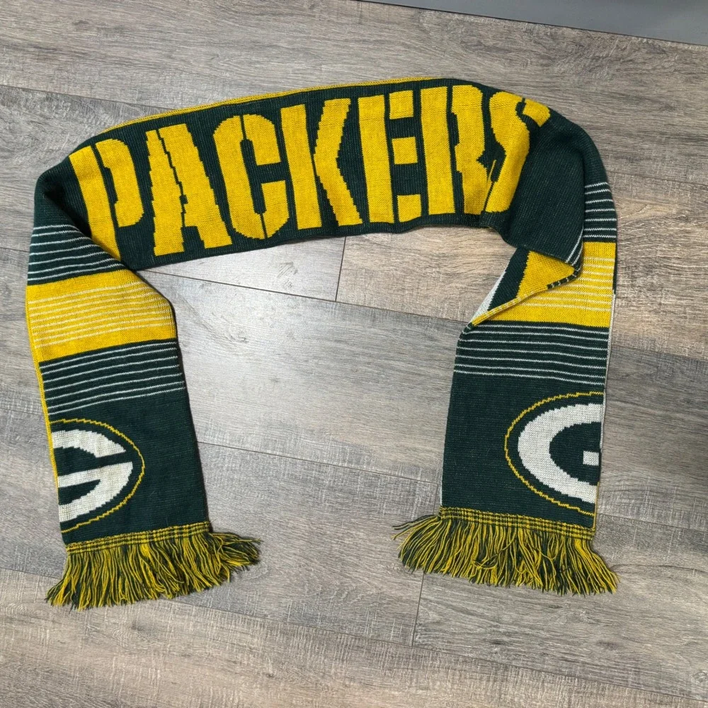 Green Bay Packers NFL‎ Winter Knit Scarf Team Logo Fringe Yellow Green